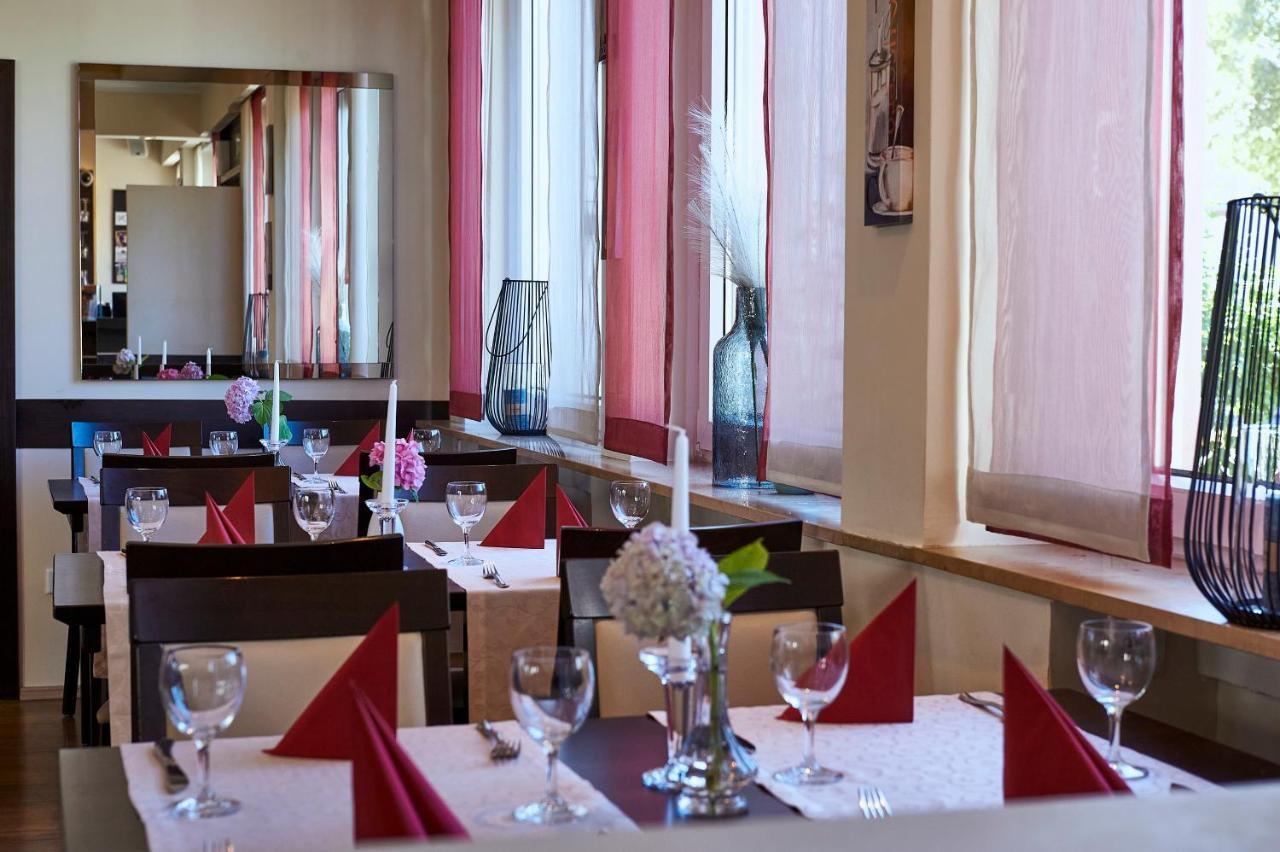 Biblis Hotel Restaurant Lindenhof מראה חיצוני תמונה