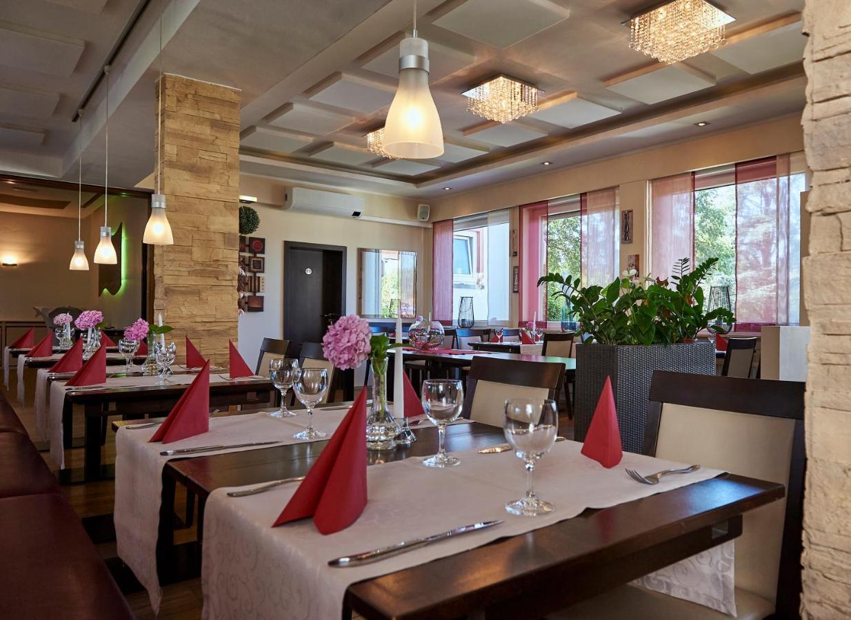 Biblis Hotel Restaurant Lindenhof מראה חיצוני תמונה